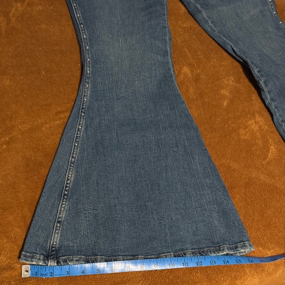Wrangler x Lainey Wilson Bejeweled Bell Bottoms size 34/32 - Picture 3 of 8